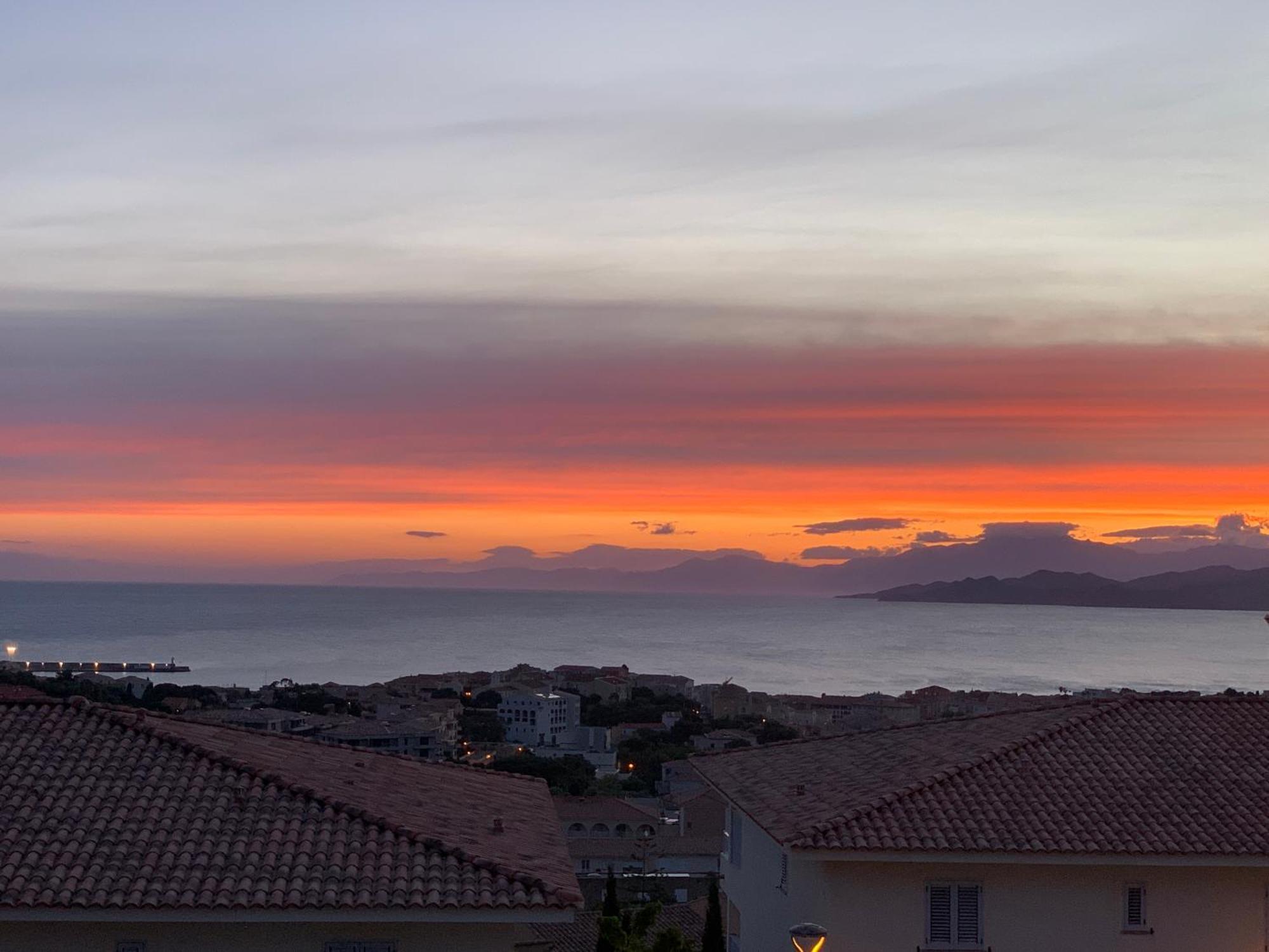 T2 Clim 54M2, 17M2 De Terrasse Tres Belle Vue Mer LʼÎle-Rousse Kültér fotó
